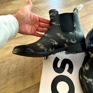 SO Short Rain Booties. SZ. 9 $40 original Kohls